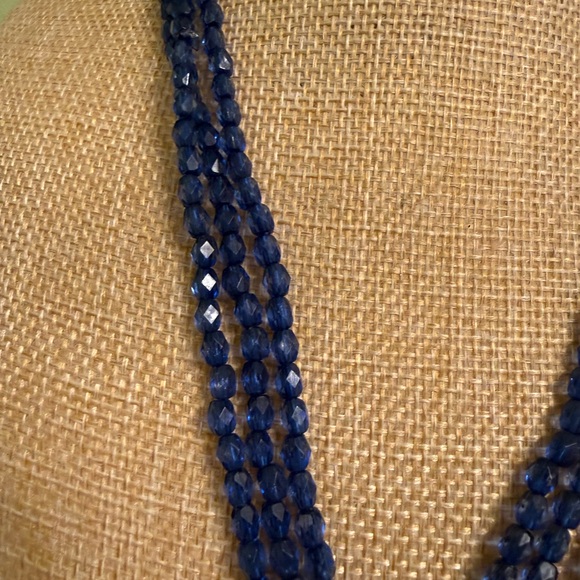 Beautiful necklace with iridescent rainbow heart pendant and sparkly blue beads - Picture 11 of 12